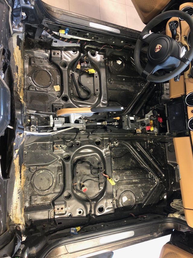 Успішний ремонт Porsche Boxster 987 — вода пошкодила блок керування, фото 5