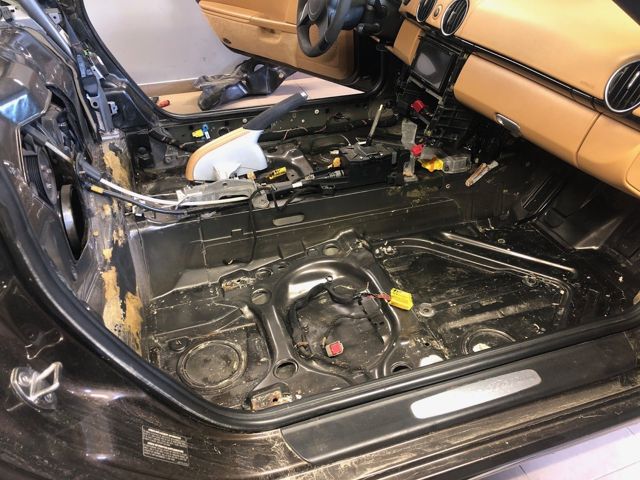 Успішний ремонт Porsche Boxster 987 — вода пошкодила блок керування, фото 8